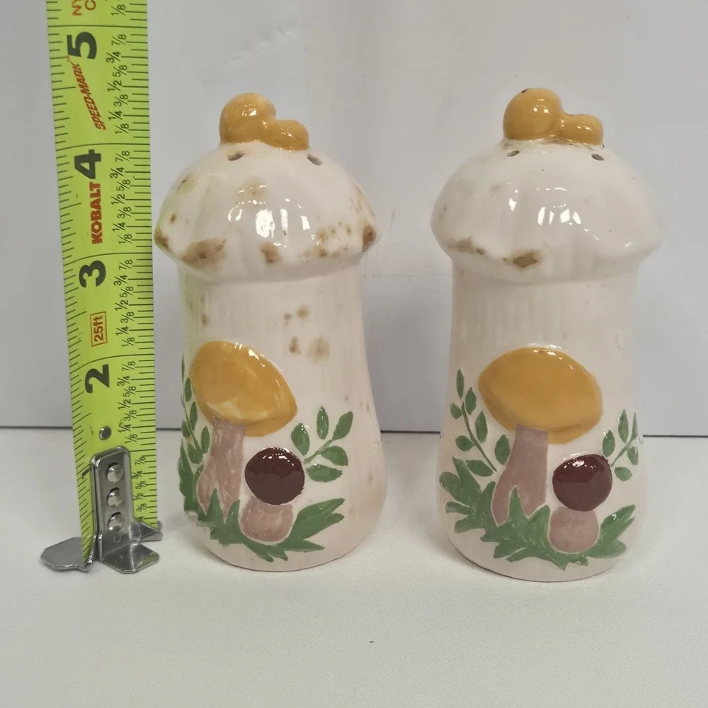Vintage Mushroom Salt And Pepper Shakers  1974 4.5